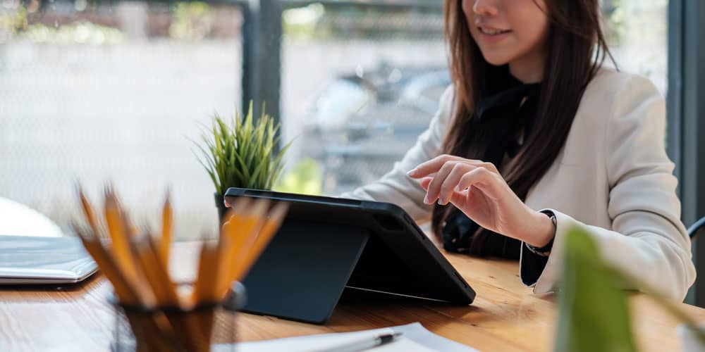 Verifying of documents on tablet
