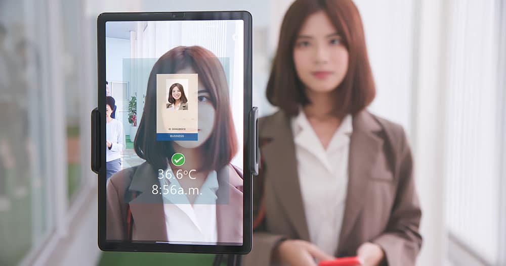 ID verification using mobile selfie snapshot